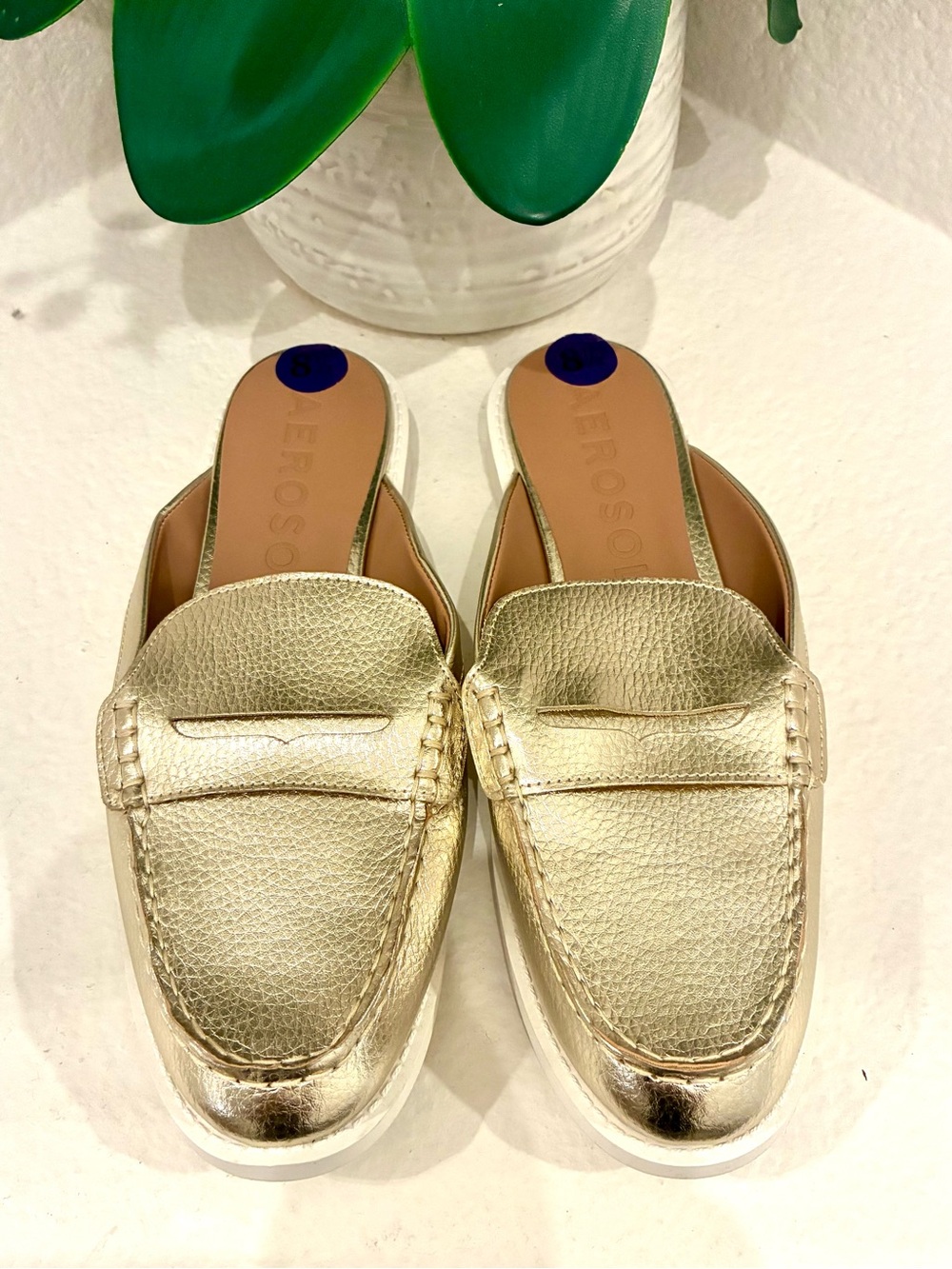 New Aerosoles women’s gold mules size 8.5
